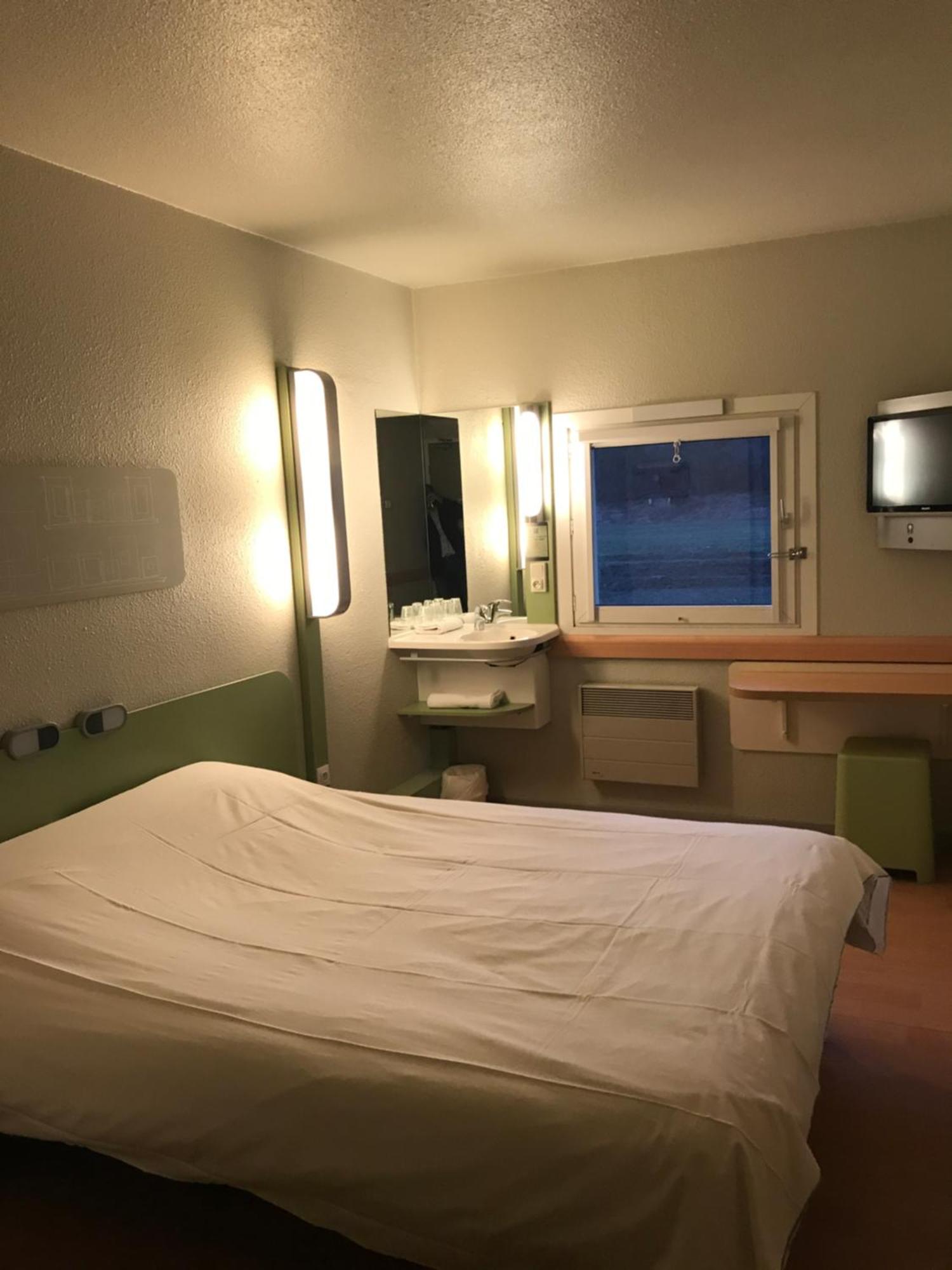 Ibis Budget L'Isle Adam Exterior foto