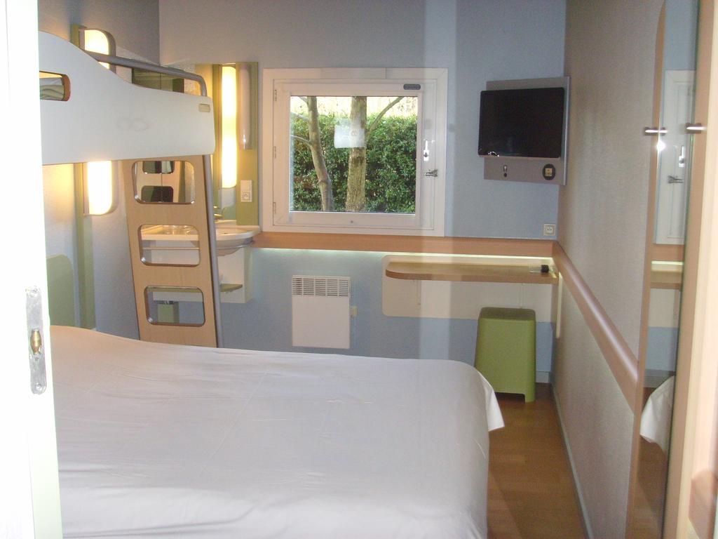 Ibis Budget L'Isle Adam Zimmer foto