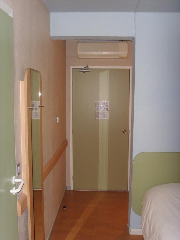 Ibis Budget L'Isle Adam Zimmer foto