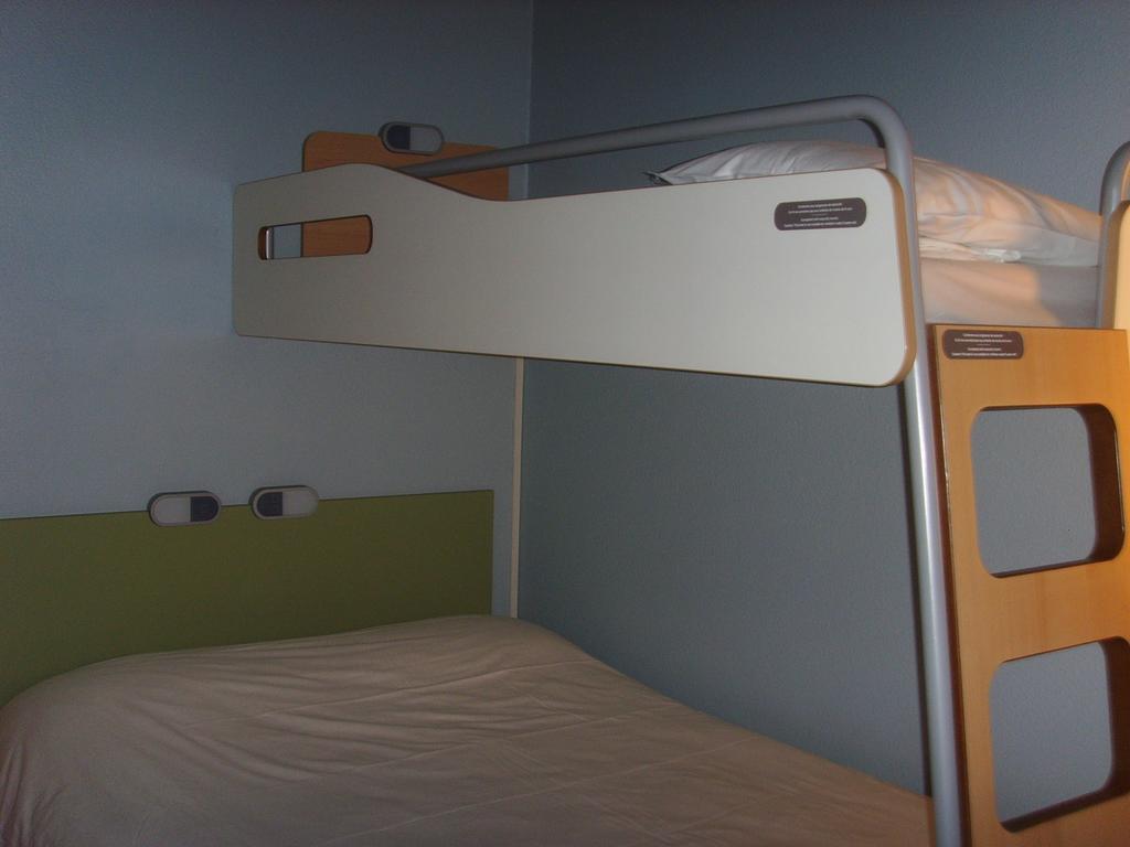 Ibis Budget L'Isle Adam Zimmer foto