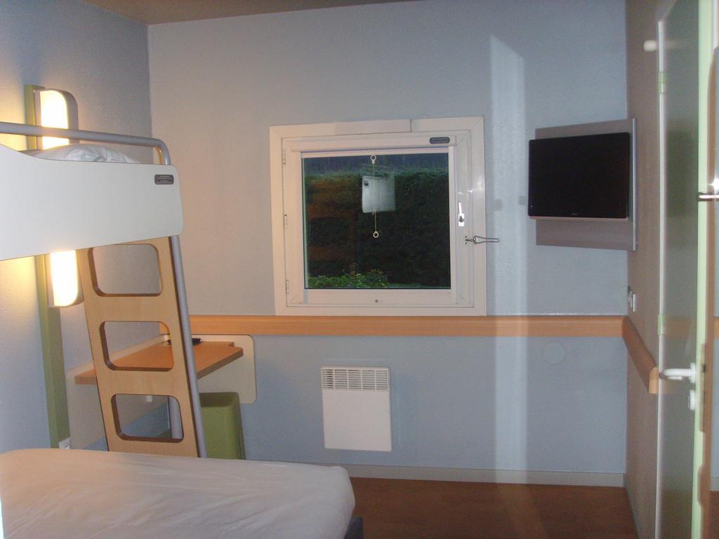 Ibis Budget L'Isle Adam Zimmer foto